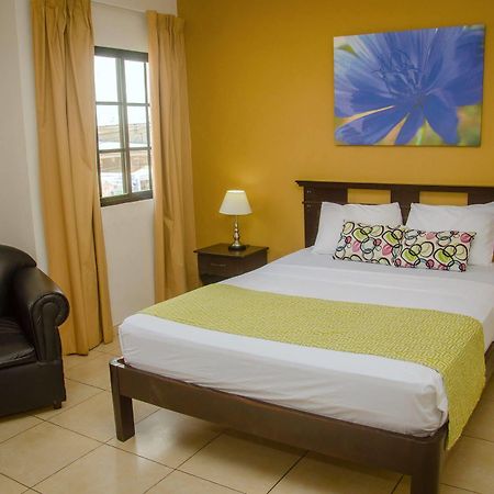 Hotel Residencial Cervantes David Bagian luar foto