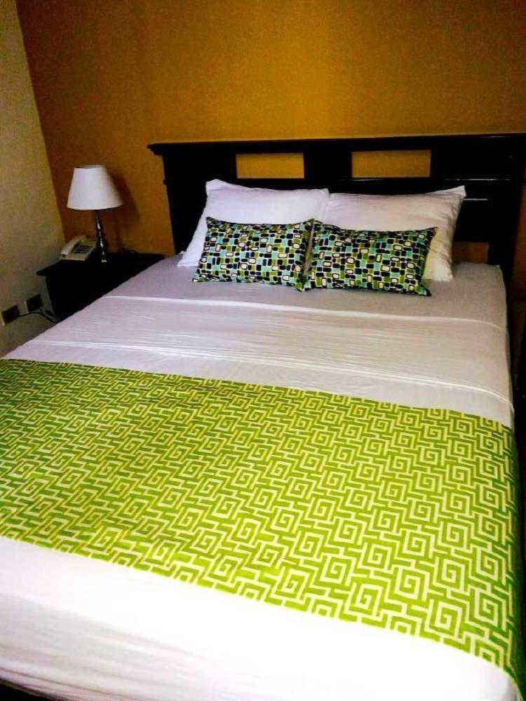 Hotel Residencial Cervantes David Bagian luar foto