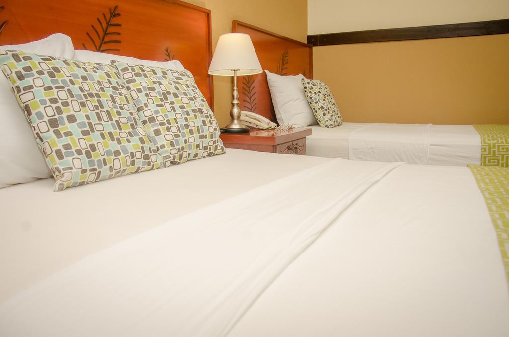 Hotel Residencial Cervantes David Bagian luar foto