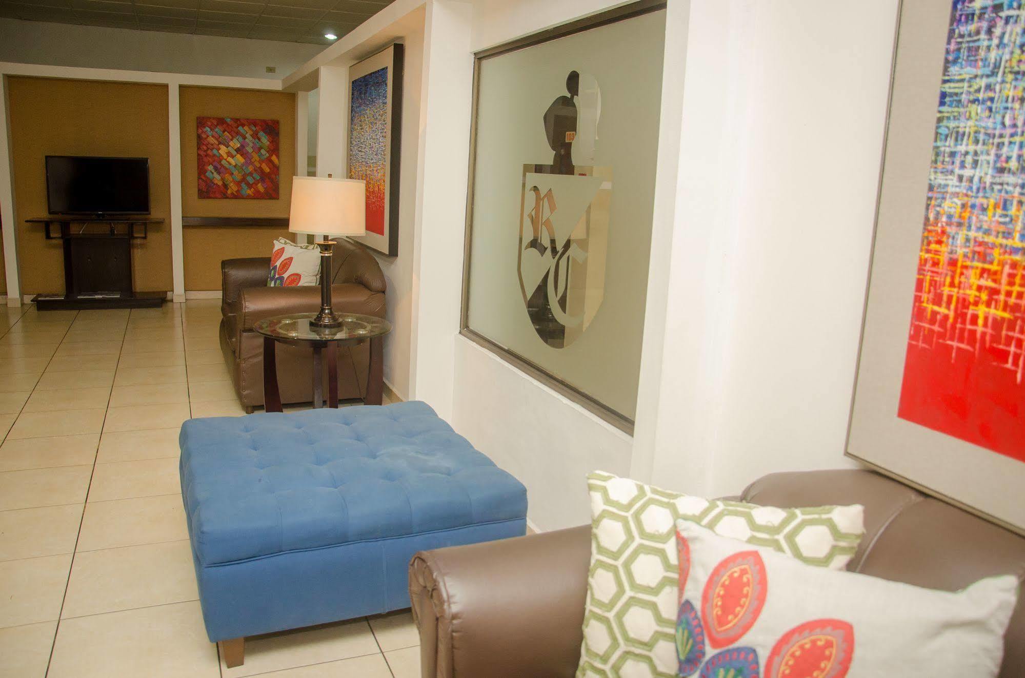 Hotel Residencial Cervantes David Bagian luar foto