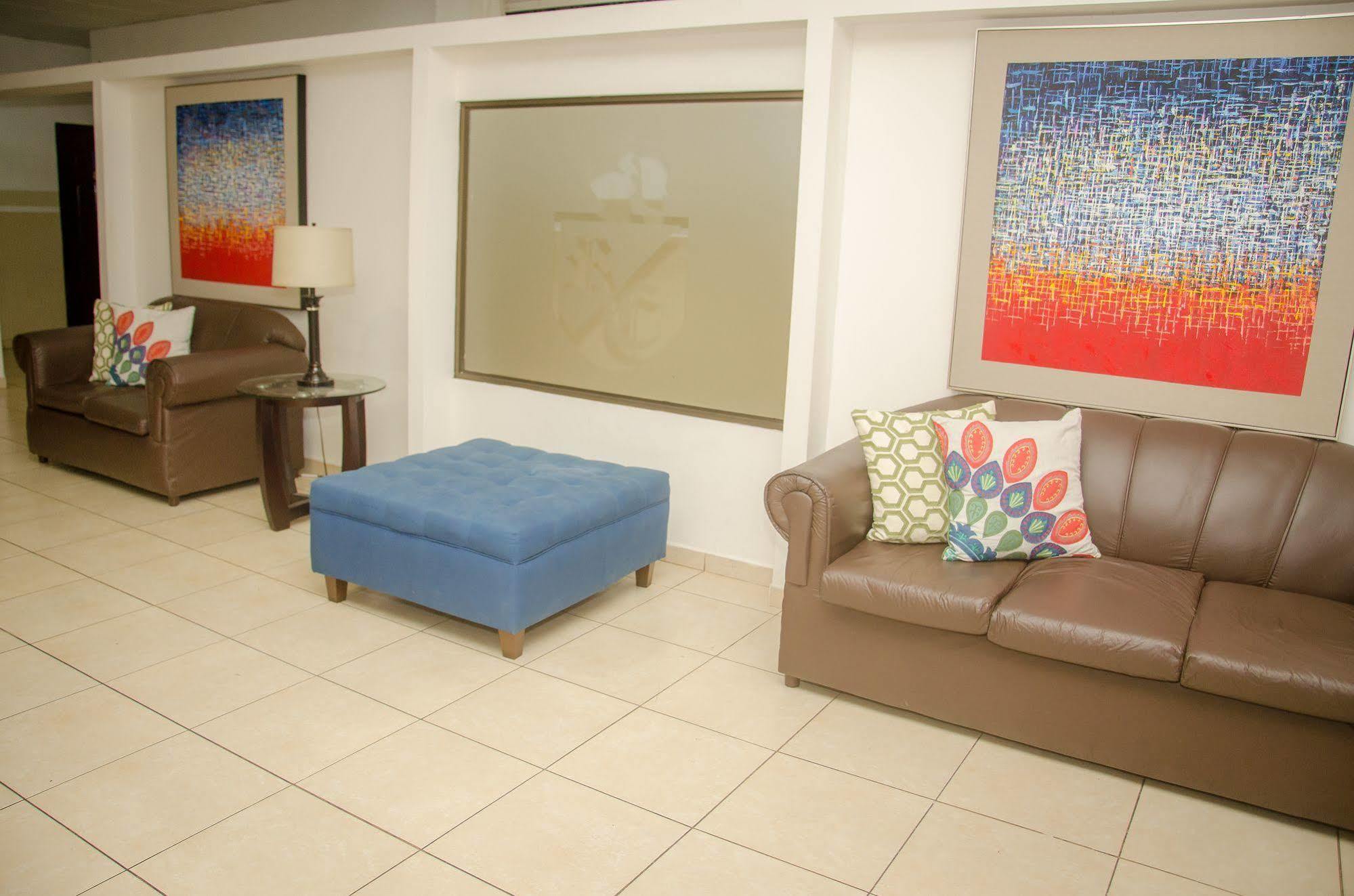 Hotel Residencial Cervantes David Bagian luar foto