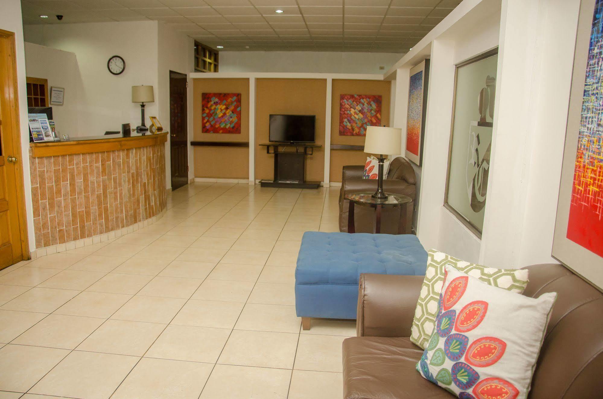 Hotel Residencial Cervantes David Bagian luar foto